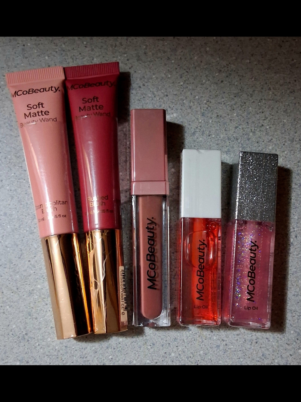 Beauty Lot - Lip & Makeup